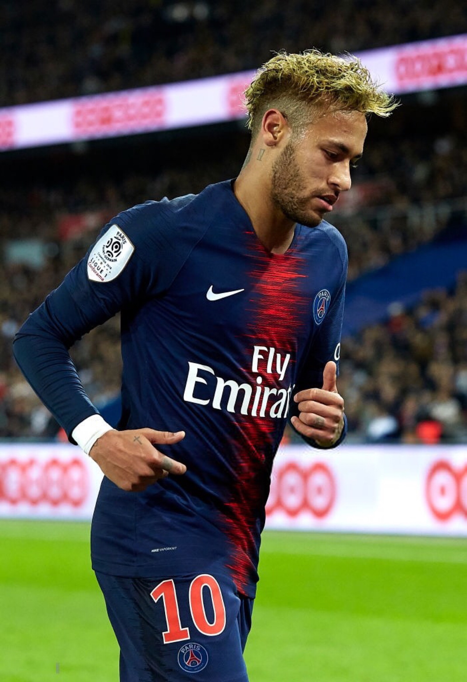 菲利克斯评队友最佳11人：自己上榜，C罗、亚马尔、B费在列（菲利克斯评选队友最佳11人：自己入选，C罗、亚马尔、B费皆在列）