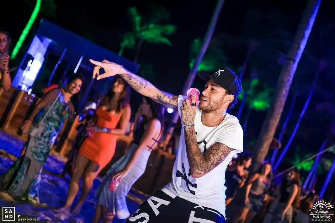 胡荷韬：球队合练才几天，很想拼下来但身体不在最好的状态