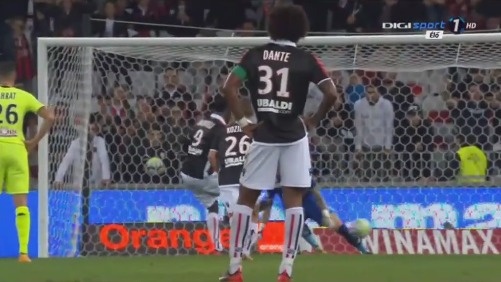 穆勒与梅西交手记录：穆勒正式比赛7胜1负，周末将...