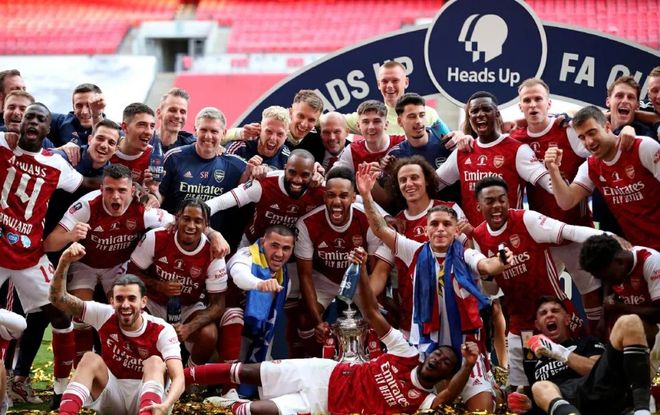 亚冠生死战：柔佛魔鬼主场围剿残阵海港 达席尔瓦PK奥斯卡成破局关键（亚冠决战夜：柔佛魔域压境残阵海港 达席尔瓦对决奥斯卡成胜负手）