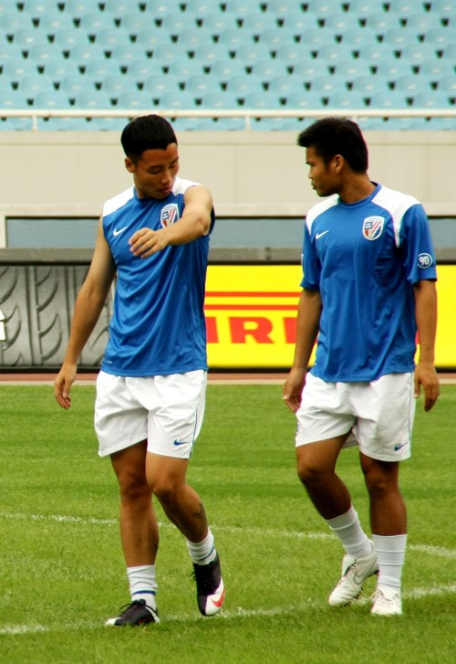 图片报：阿德耶米想在续约合同加解约条款，曼联接触其经纪人