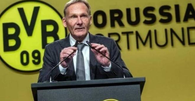 东体：足协曾考虑年初组织国足冬训，届时主教练也一并亮相