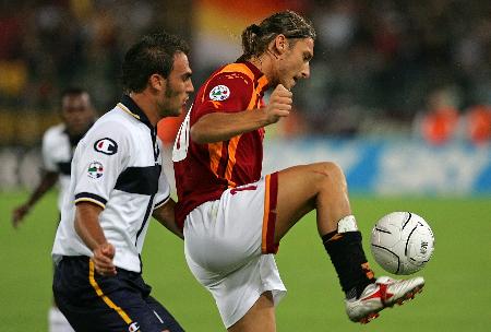 国际米兰连胜，齐沃调整团队，迪乌夫证明实力，马丁内斯复出，球队士气回升。