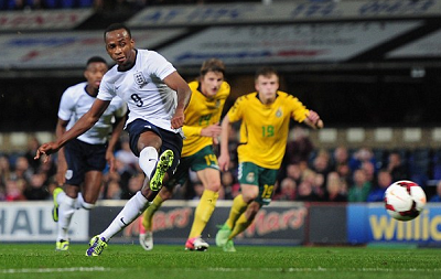 英超赛场亮点：热刺逆转切尔西,