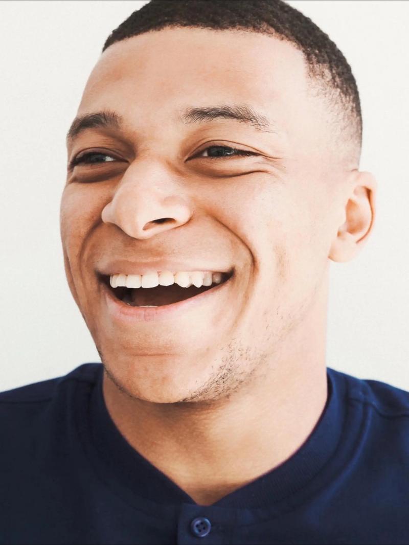 无懈可击！姆巴佩全场数据：贡献2球1助，6次过人4次成功（姆巴佩爆发：2射1传，6次过人4次成功）