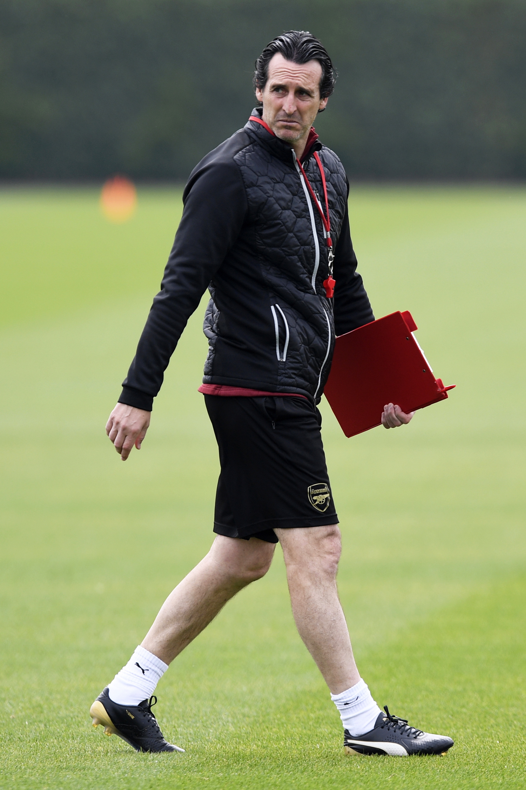 3-0！英超争冠格局骤变：神锋3场5球 12.1亿豪门3连胜落后枪手2分（3-0！英超冠军悬念升级：神锋三战五球，12.1亿豪门三连胜仍距枪手2分）